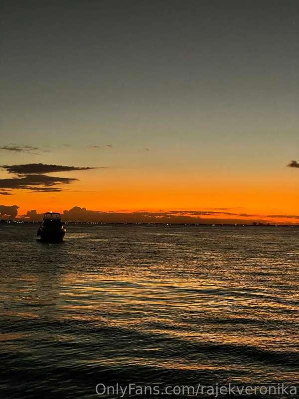 Nature is art . Send me your fav pic of sunset to dm