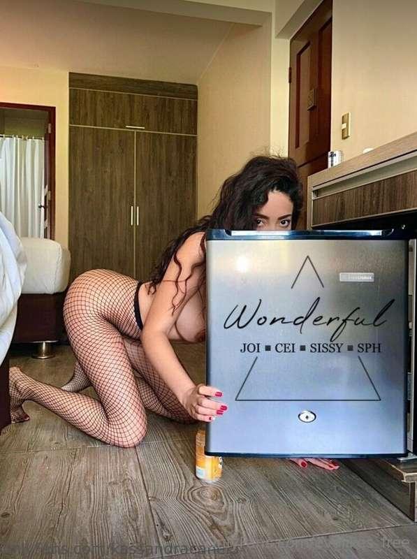 𝐅𝐑𝐄𝐄 @kassandracanela🫦🍑 𝐁𝐄𝐀𝐔𝐓𝐈𝐅𝐔𝐋 𝐋𝐀𝐓𝐈𝐍𝐀 𝐁𝐑𝐔𝐍𝐄𝐓𝐓𝐄 𝐖𝐈𝐓𝐇 𝐀 𝐁𝐎𝐃..
