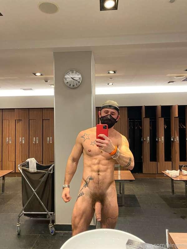 Workout done 🐣 Good night 🌙🤙🏽