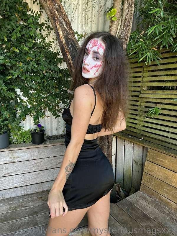 Zombie JOI role play video coming tonight… 🧟‍♀️