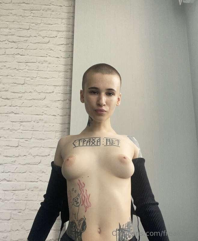 ⭐️ Subscribe FREE only NOW⭐️🍒 @emily69dom 🐱What do u like mo..