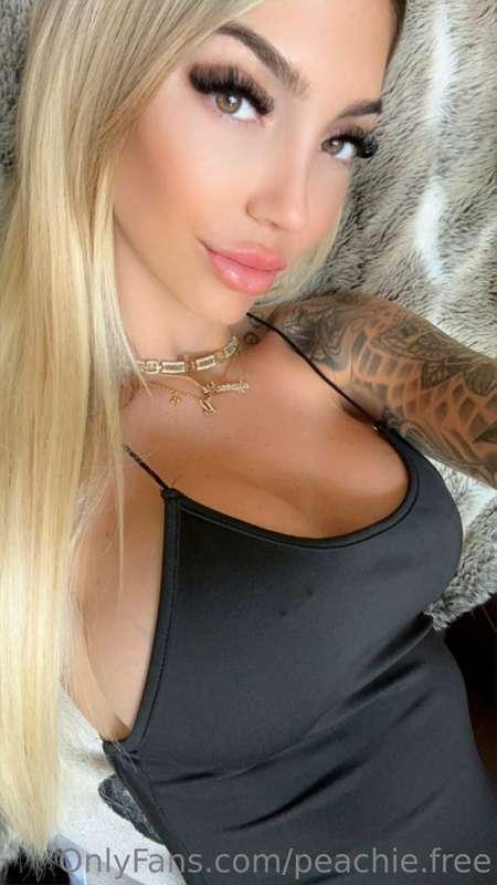 Subscribe 👉 @elypeachie 🖤