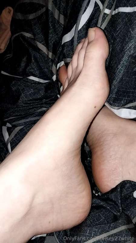 Anyone into feet??