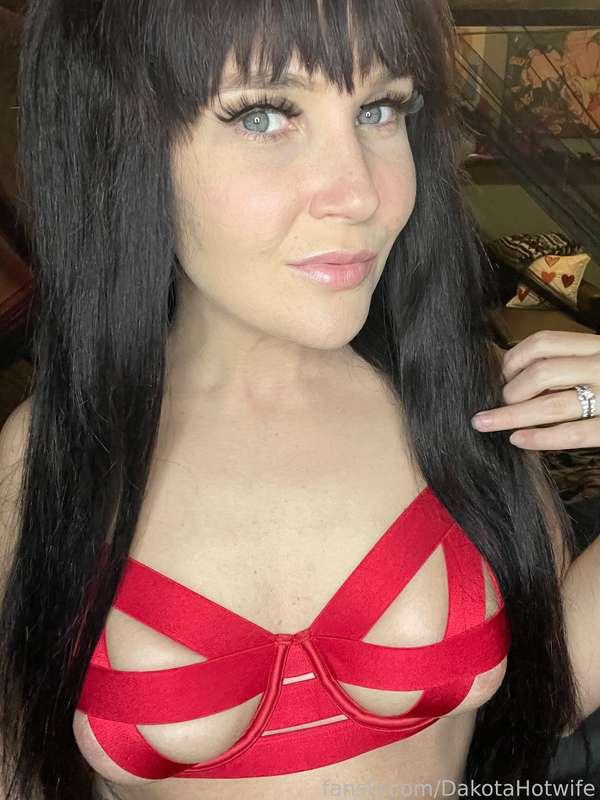 dakotahotwife image #24