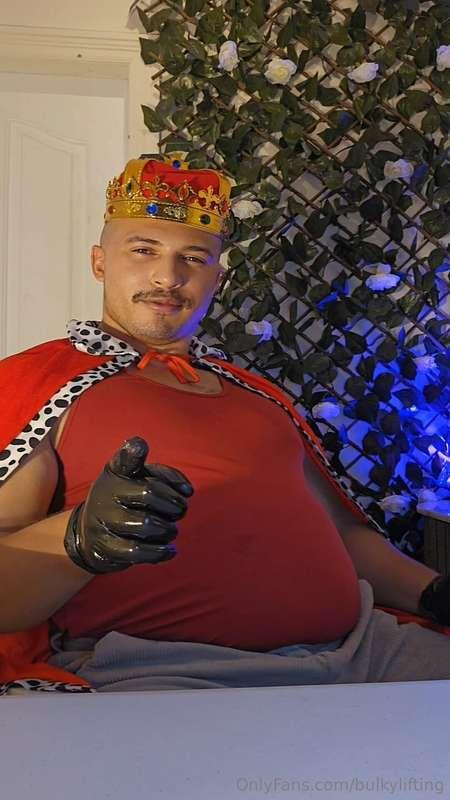 [PICTURE SET] PART 1: THE FEASTING BEGINS—YOUR KING CLAIMS H..