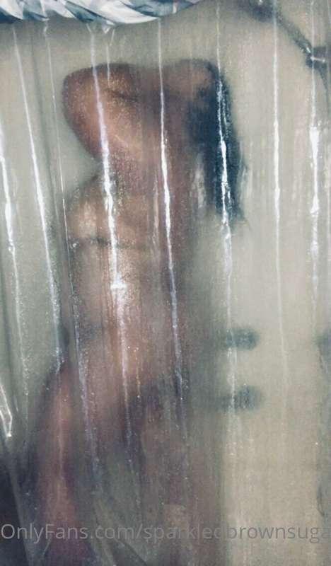 Trying out something 😏🚿