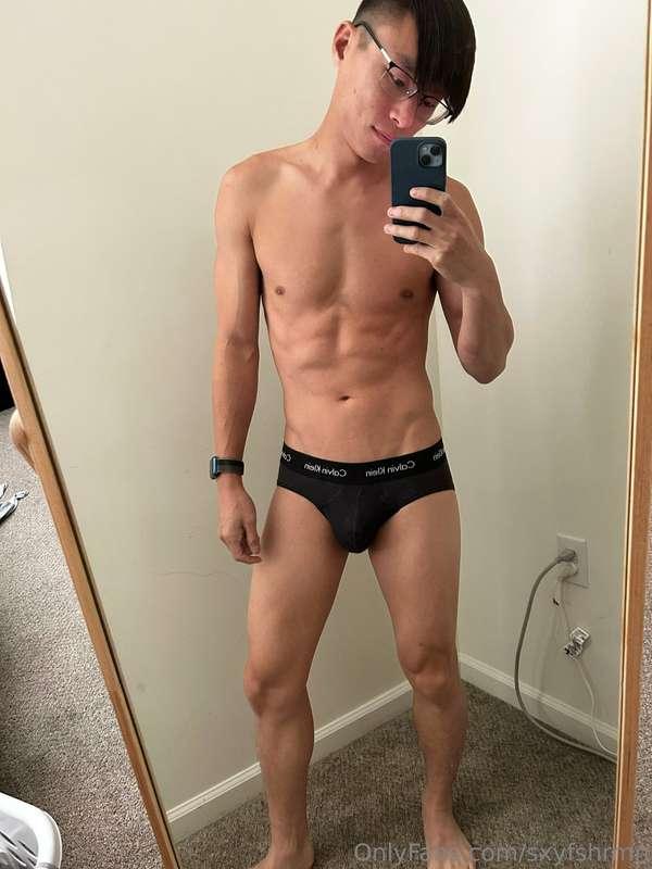Like my Calvin’s? 😘 always feel classy in tight black briefs