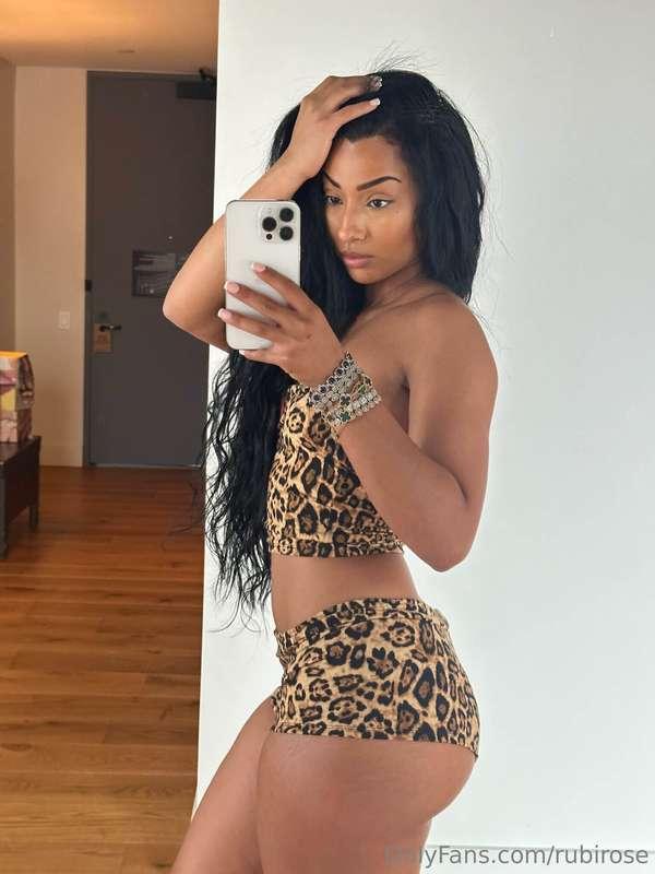 IM HORNY ASF RIGHT NOW 🤪 if your online right nowand want so..