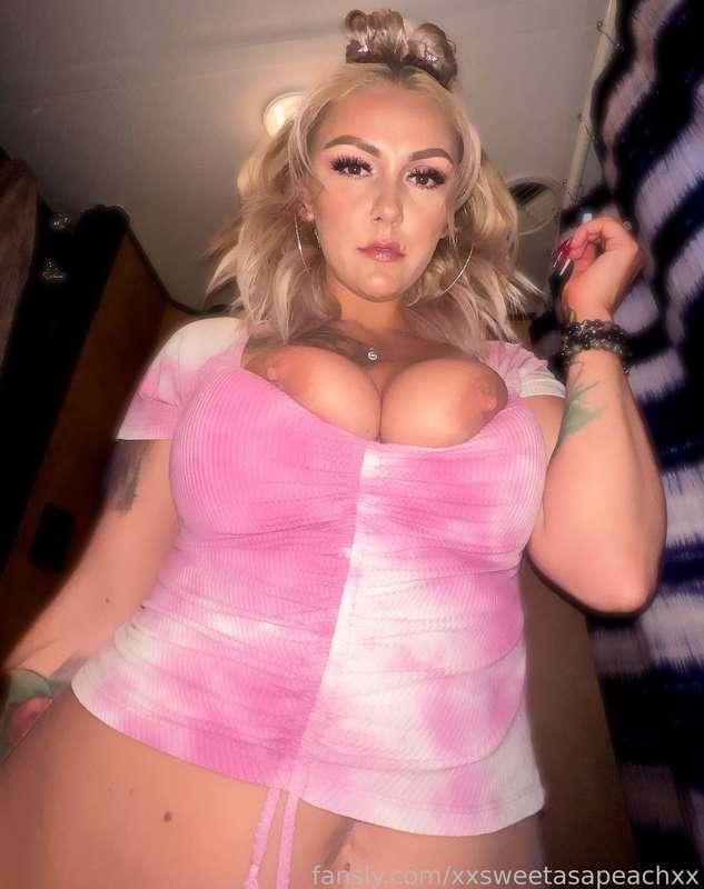 Suck my titties??🍒