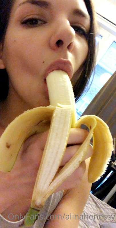 Can I eat your banana? 😏 🍌