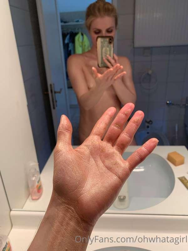 I am in progress with body painting 🧑‍🎨 do you like golden c..