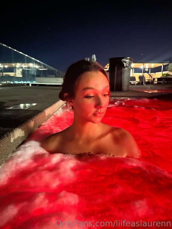 Late night dip 💦