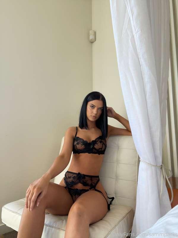 back to black 🖤