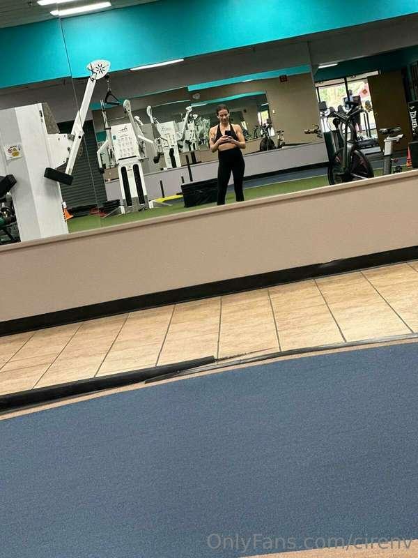 Gym time is always a good time. 🏋️‍♀️