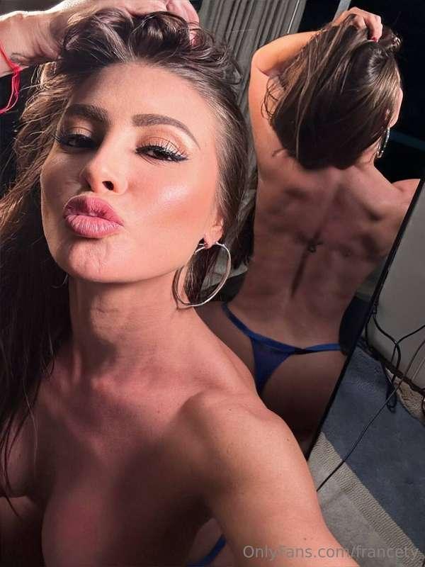 Ass so juicy, you’ll wanna stand and salute ❤️🤍💙