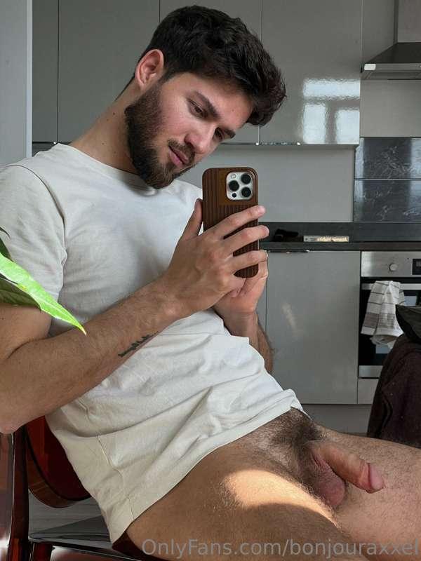 Be a good boy and lick my tip💧😉