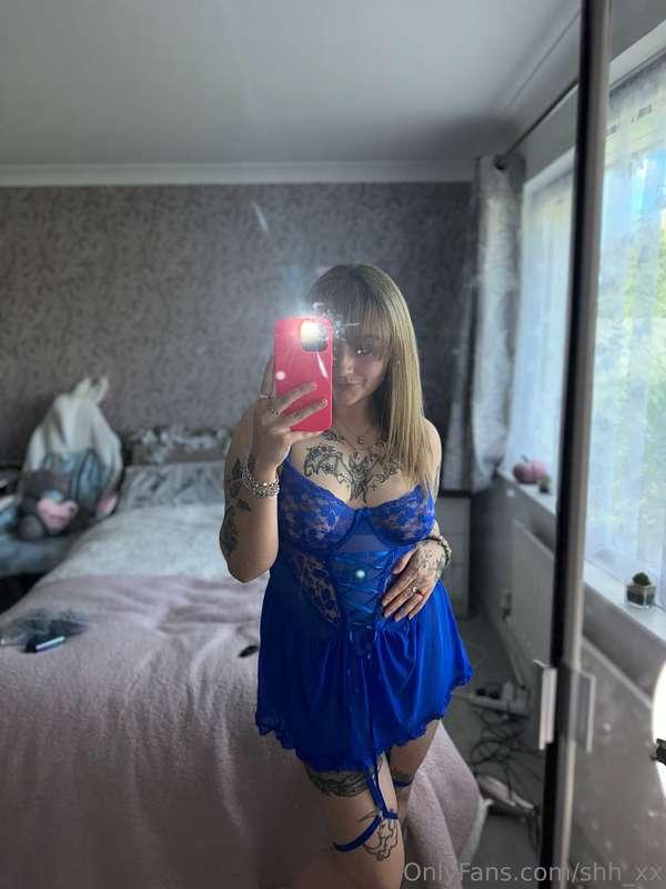 There’s a lot of room on the bed for some fun 😏💙