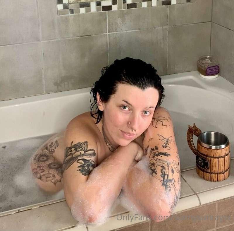 I love wet sex💦 so cum in the bath with me🤤