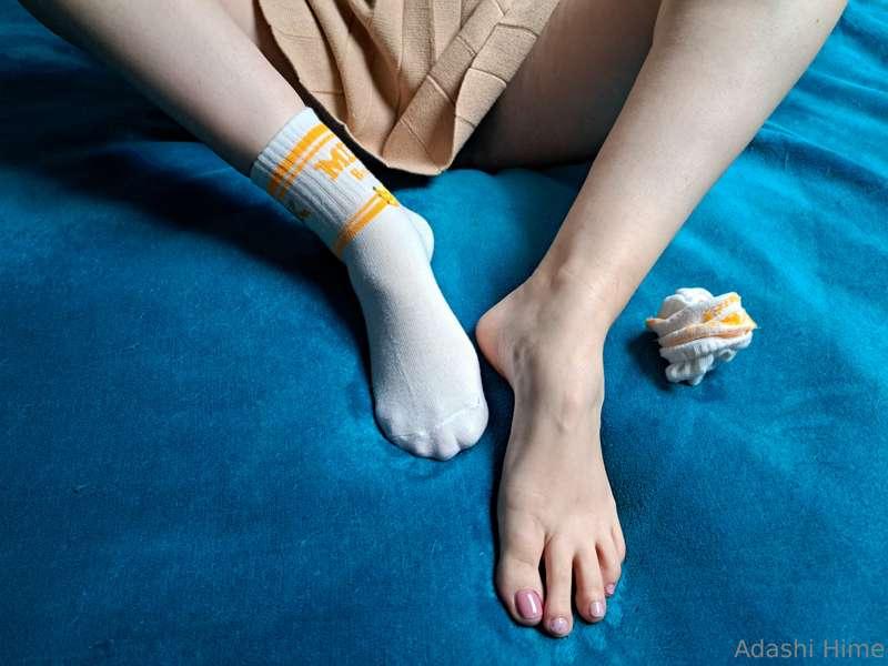 Be kind Senpai 🧦