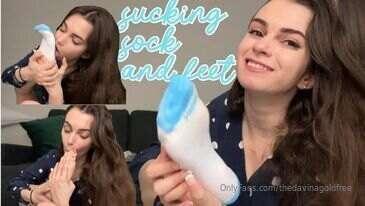 Foot and Sock Fetish Fantasy: Lusty Licking and Sucking

Get..