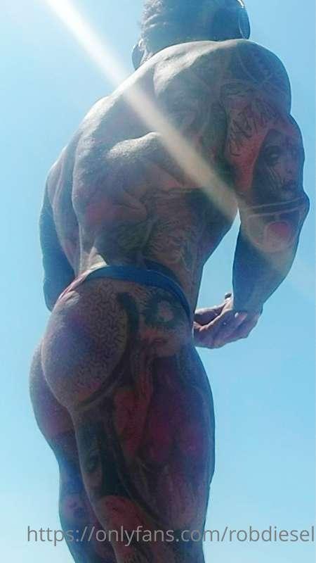 My day on the beach🌞🍑💦