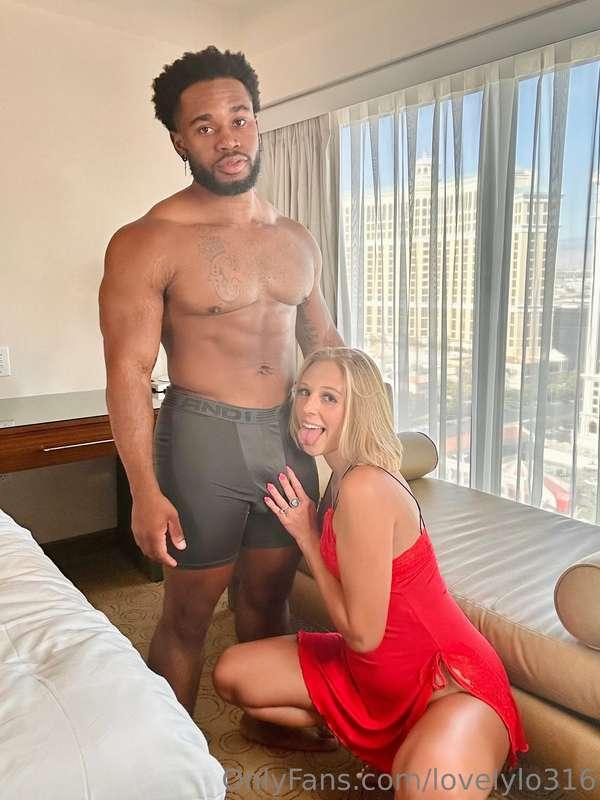 @thefitfreakk has the **LARGEST** cock and I koved every sin..
