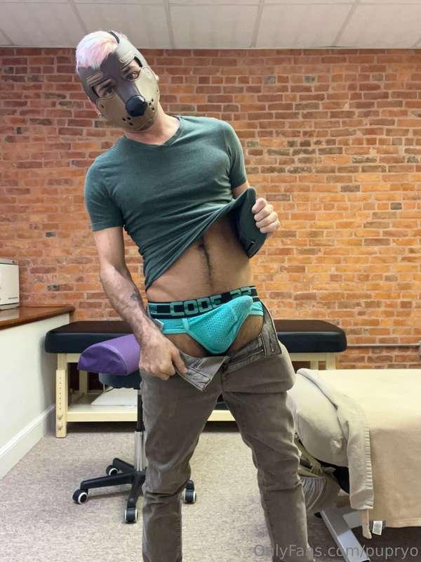 Come get on your knees 