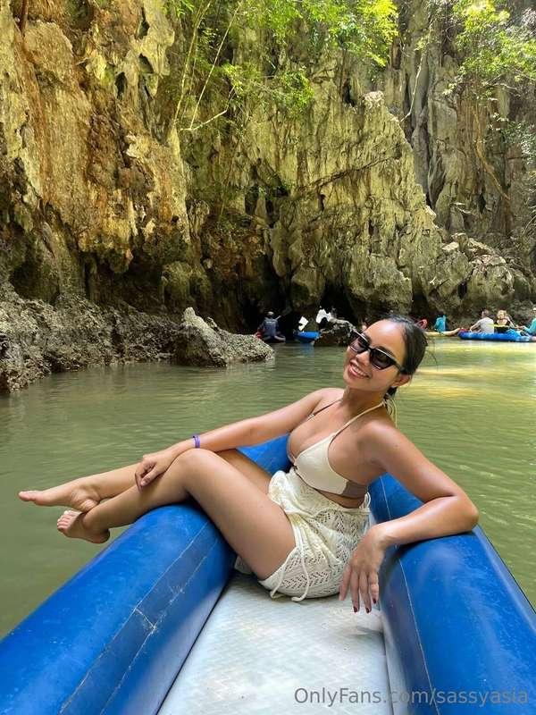 your point of view when we on a kayak date 🛶