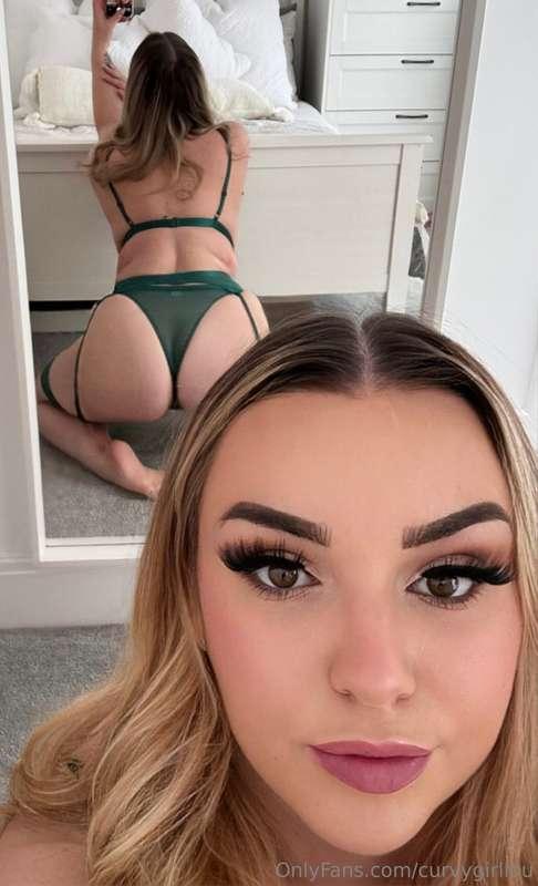 curvygirllou image #0