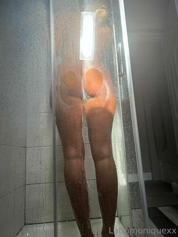 Would you watch me take a shower? 😈