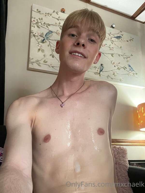 do i look cute with cum on my chest? 💦