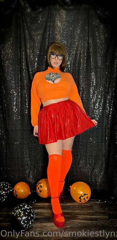 Check your DMs for the new XXX Velma video!