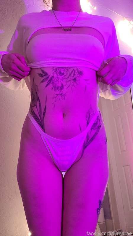 do you like my new #undies ? 😛
(don't be too fooled, I'm v chatty in #DM 😘)