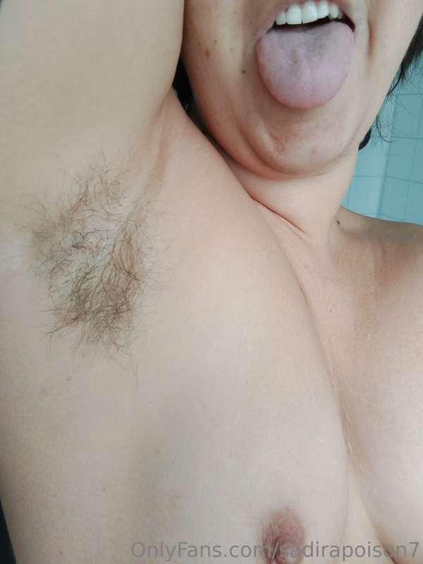 ### **Axilas con vello. ¿Te gustan.. qué harías con ellas?**..