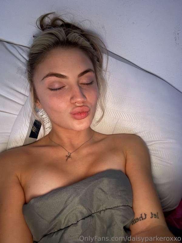 Thinking about something to do right now, any suggestions? 💋