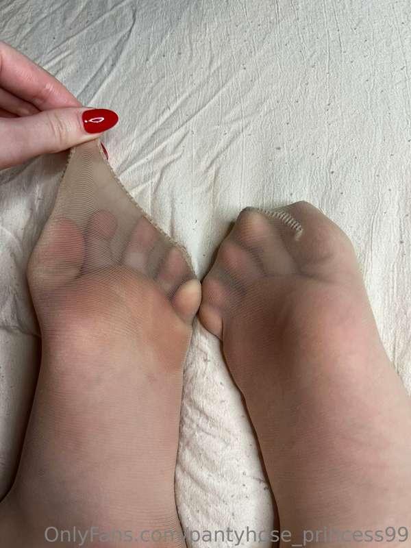 🦶🏻👅 😈