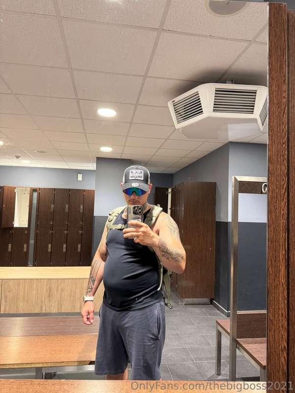 🍽️🐷Proving at the gym that he is 🫃better off being chubby th..