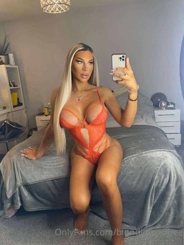 55% off my VIP ACCOUNT 
Onlyfans.Com/blondiexoxo 
For 9 days..