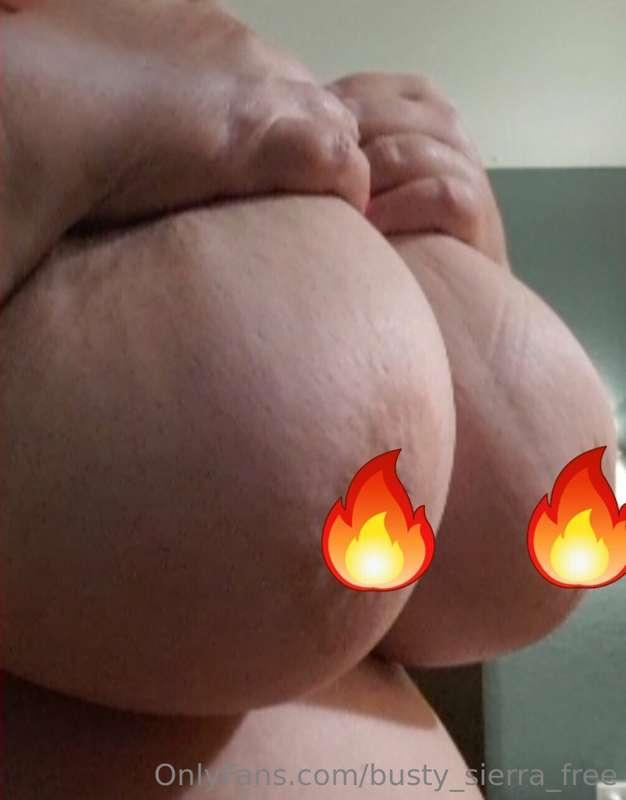 Shaking and licking my big naturals for you, Daddy 🔥

See it..