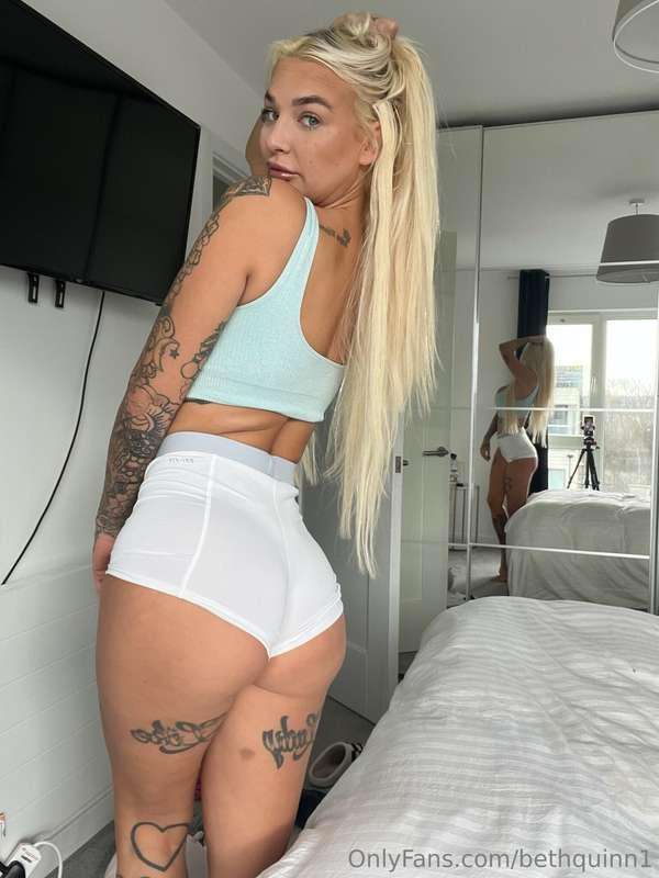 Would you take me home? 😘
