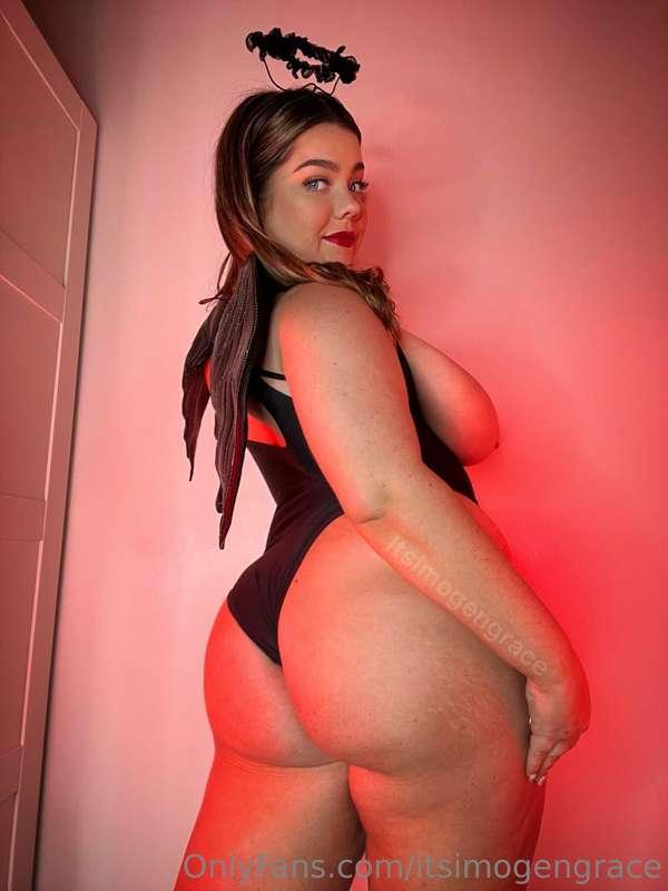HAPPY HUMP DAY 🖤