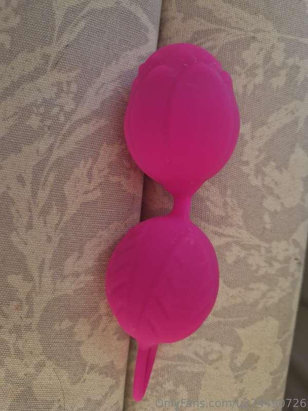 Oh baby, do u want to see me insert these love eggs in my pu..