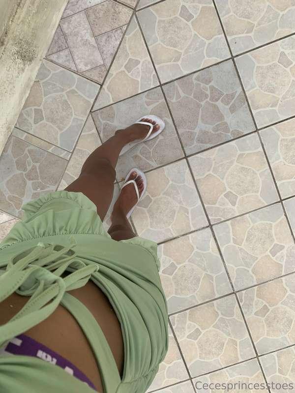 white flip flops are sexy dont you agree 🥵