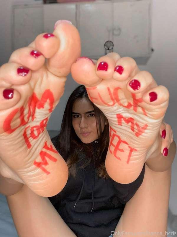 I love making self worship content tbh, it turns me on a bit..