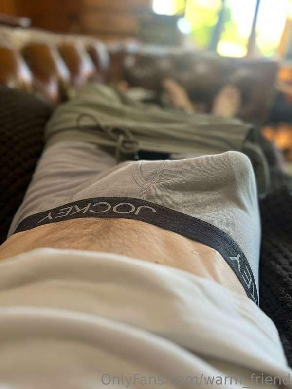 It’s time for our afternoon nap and I need a 🕳️to sleep insi..