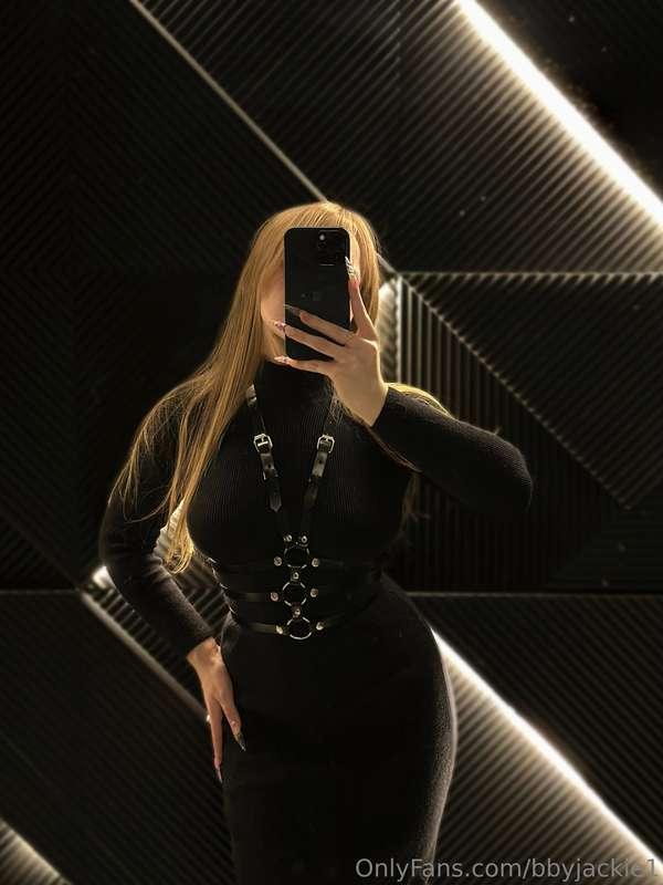 New look of today 🖤 Do u like it outfit?🤩