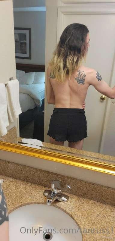 Lil bootie pic while I'm out of town! Already got some stuff..