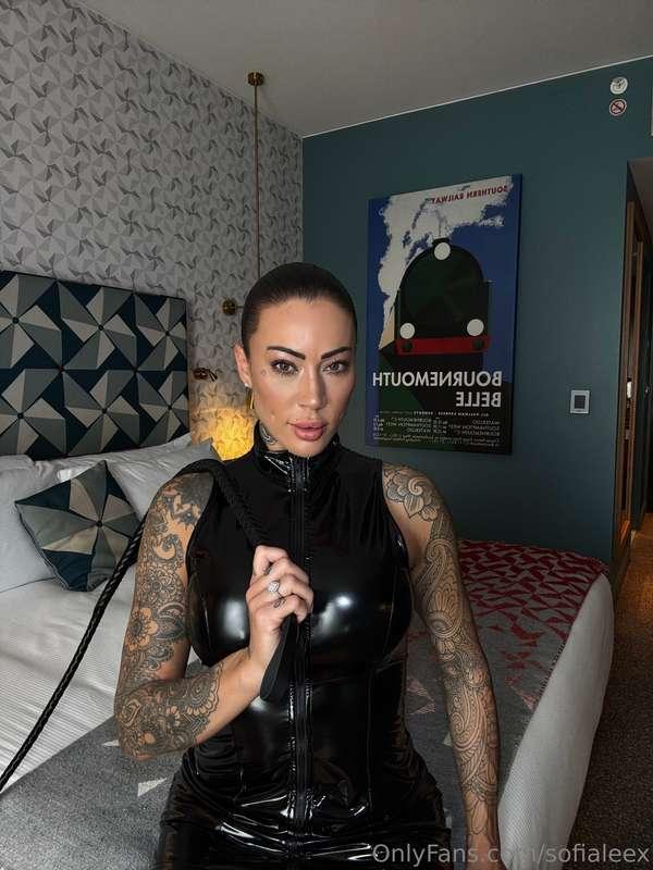 Come and get a good ass whoooping from mommy... if you dare😊..