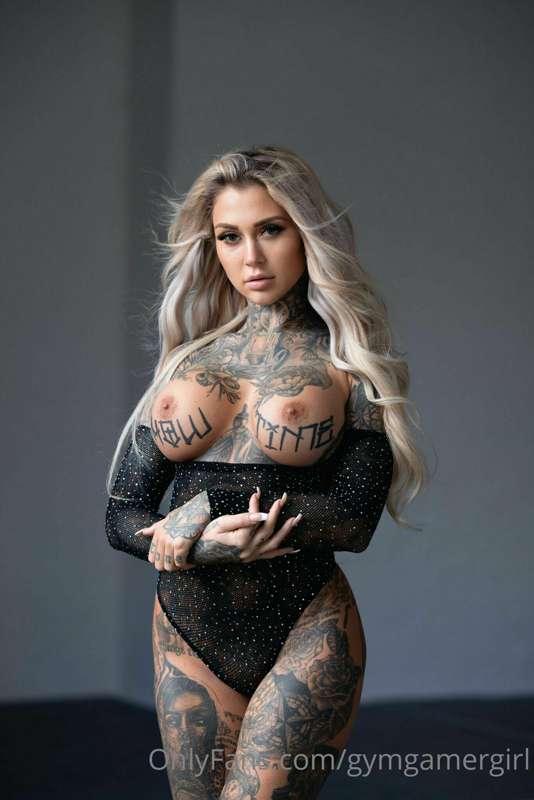 my girl @inked__dani_vip just showed me her HOT content 😈are..