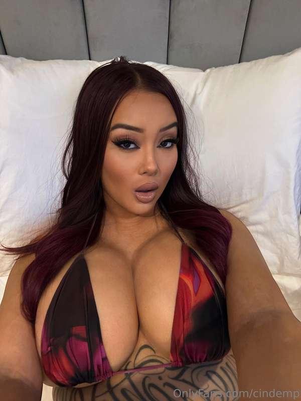 Online now let’s get freaky 😏🥵💦